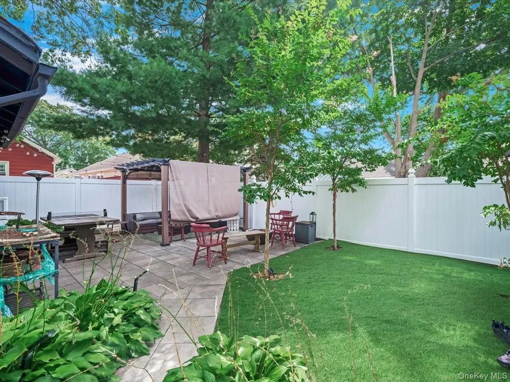 237 Central Avenue Lynbrook NY 11563