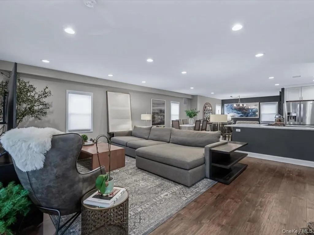 237 Central Avenue Lynbrook NY 11563