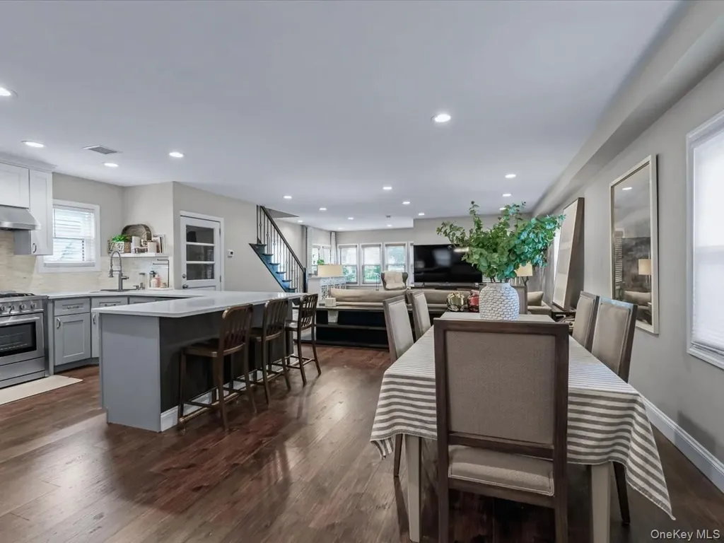 237 Central Avenue Lynbrook NY 11563