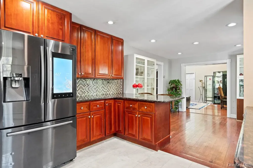118 Grant Avenue Albertson NY 11507