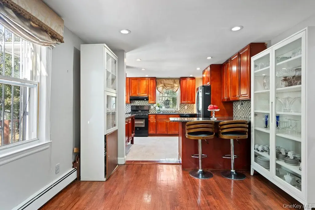 118 Grant Avenue Albertson NY 11507
