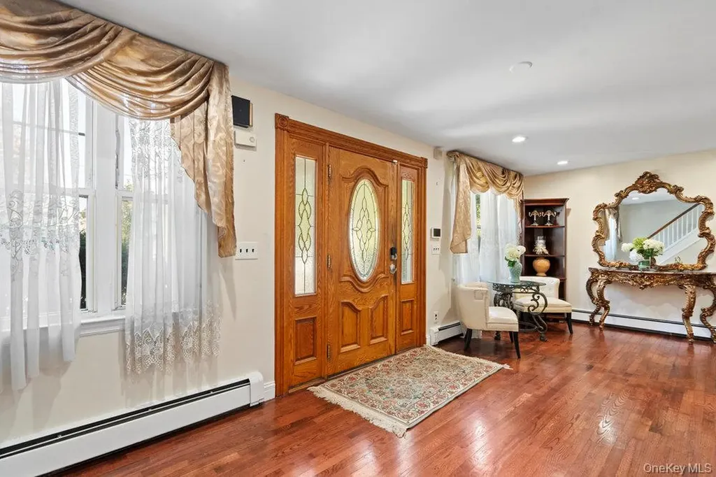 118 Grant Avenue Albertson NY 11507