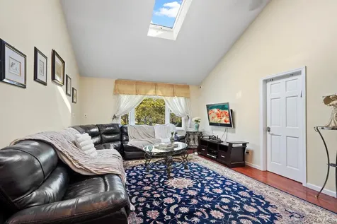 118 Grant Avenue Albertson NY 11507