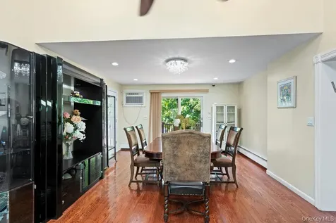 118 Grant Avenue Albertson NY 11507