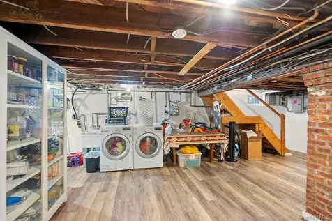 118 Grant Avenue Albertson NY 11507