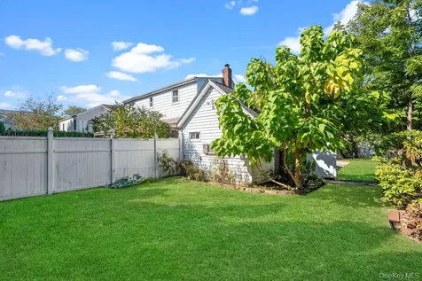 118 Grant Avenue Albertson NY 11507