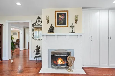 118 Grant Avenue Albertson NY 11507