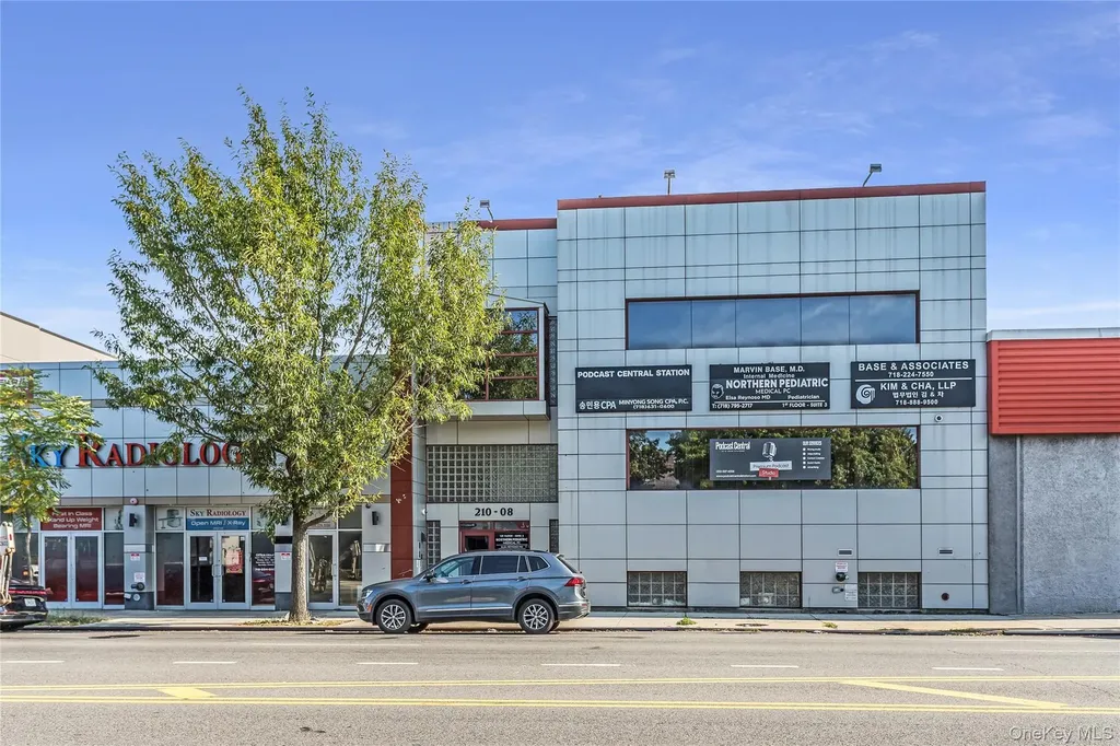 210-08/12 Northern Boulevard Bayside NY 11361