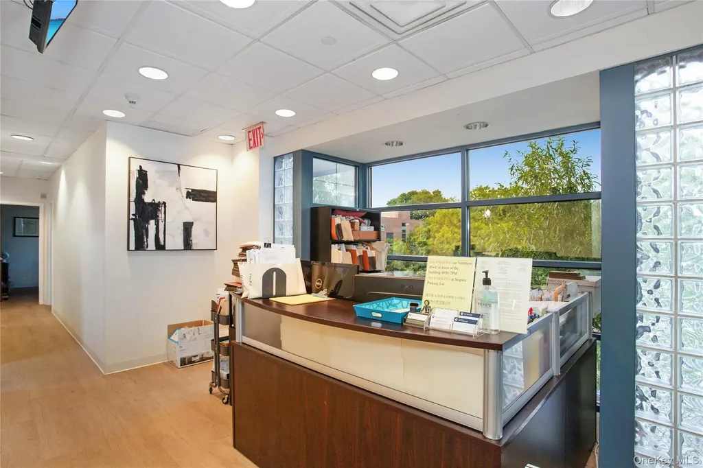 210-08/12 Northern Boulevard Bayside NY 11361