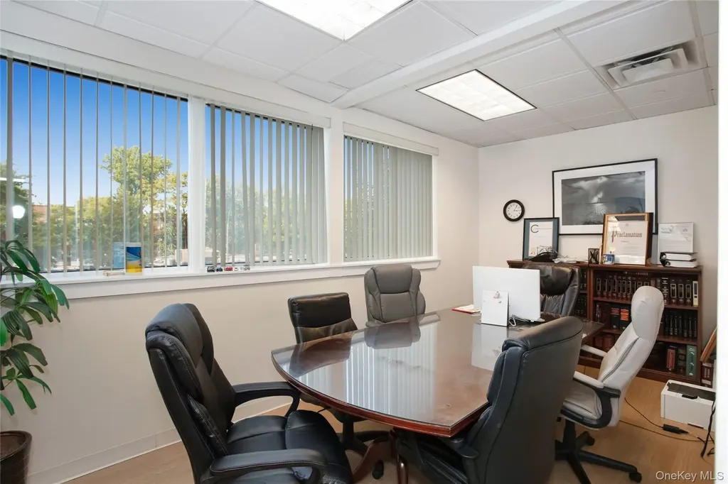 210-08/12 Northern Boulevard Bayside NY 11361
