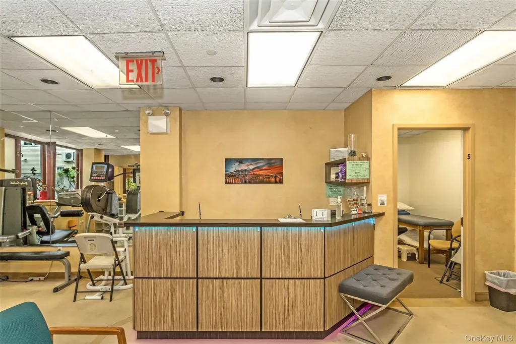 210-08/12 Northern Boulevard Bayside NY 11361