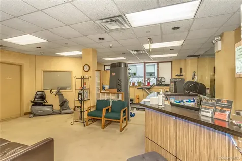 210-08/12 Northern Boulevard Bayside NY 11361