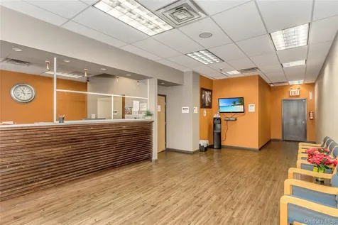 210-08/12 Northern Boulevard Bayside NY 11361