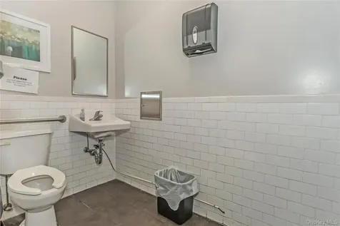 210-08/12 Northern Boulevard Bayside NY 11361