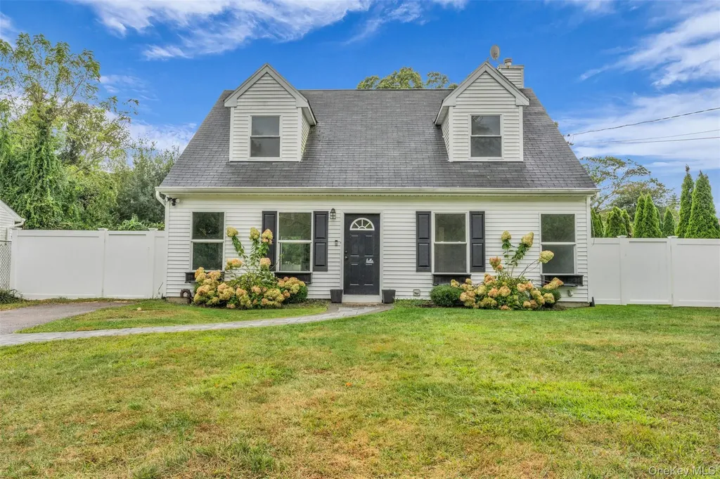 98 Dahlia Drive Mastic Beach NY 11951