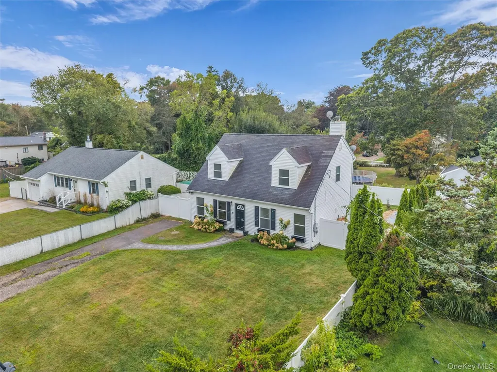 98 Dahlia Drive Mastic Beach NY 11951