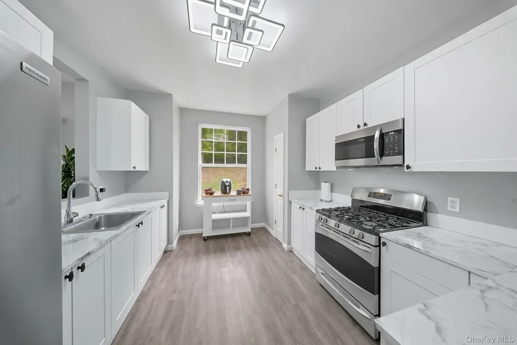 30 Avoncroft Lane Middletown NY 10940