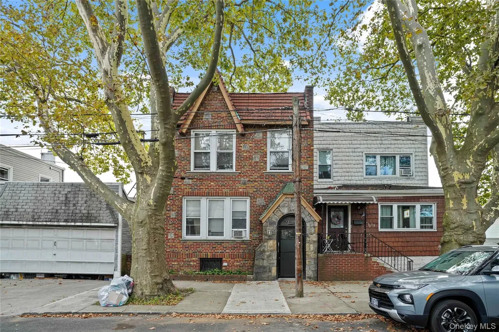 72-07 73 Street Glendale NY 11385