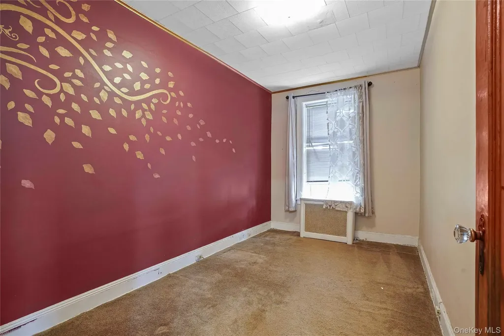 72-07 73 Street Glendale NY 11385