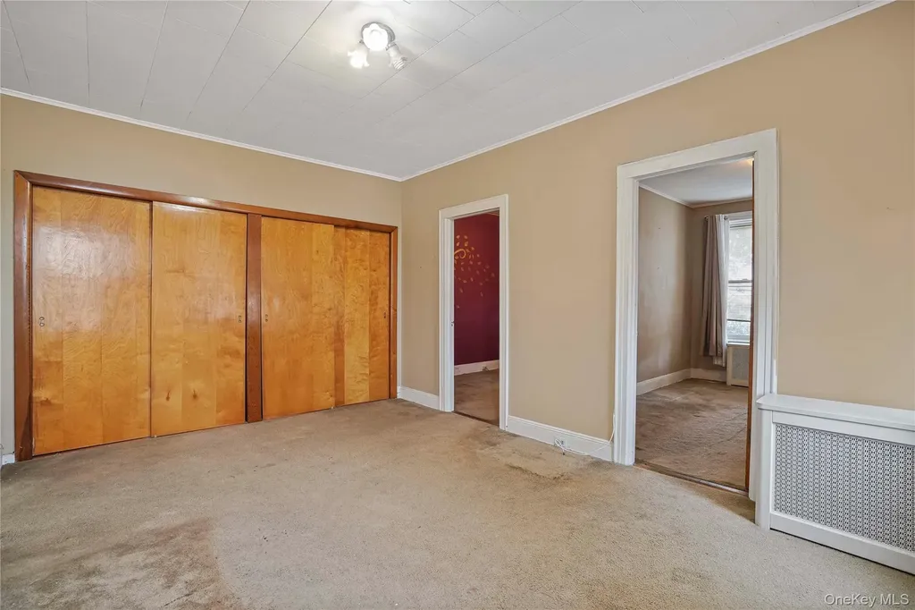 72-07 73 Street Glendale NY 11385