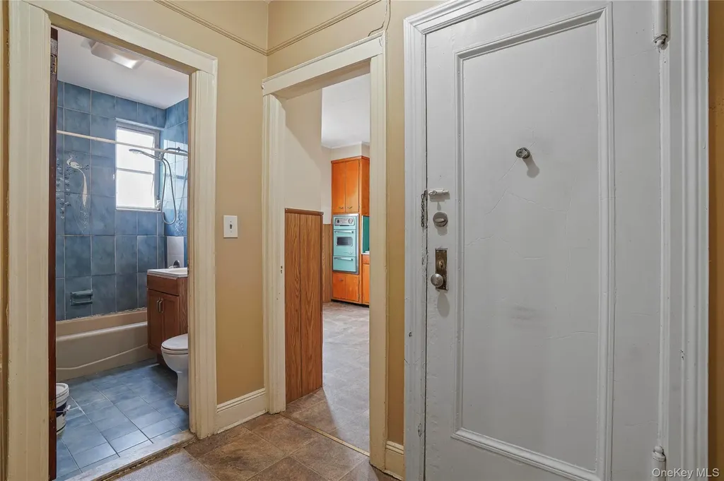 72-07 73 Street Glendale NY 11385