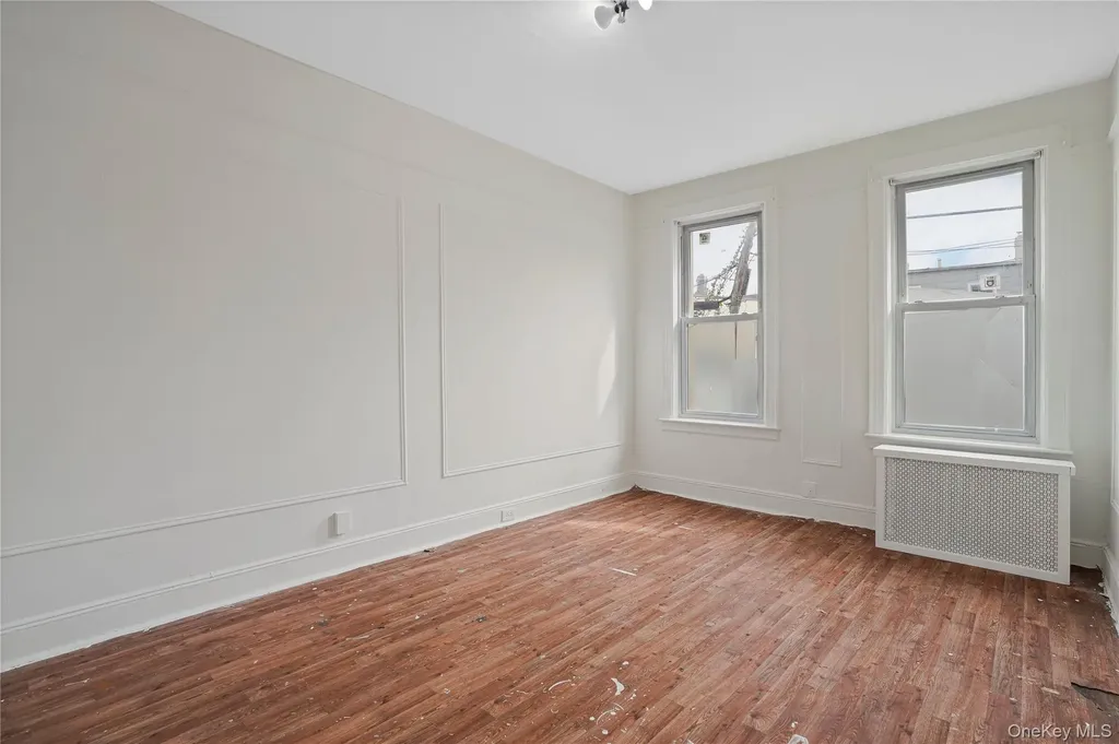 72-07 73 Street Glendale NY 11385
