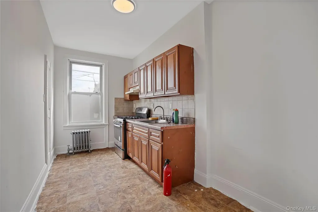 72-07 73 Street Glendale NY 11385