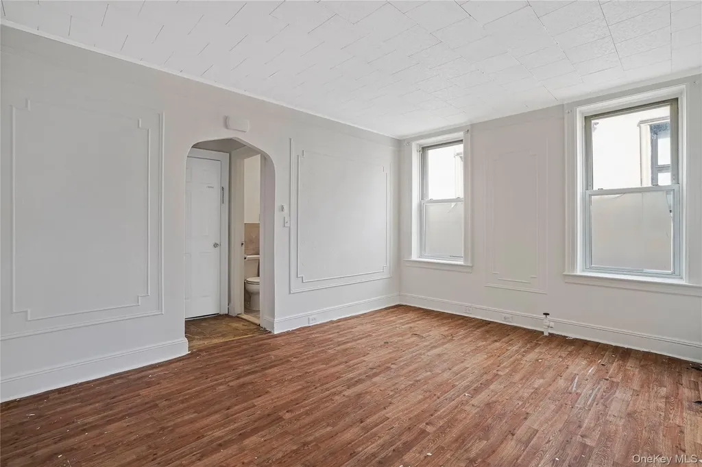 72-07 73 Street Glendale NY 11385