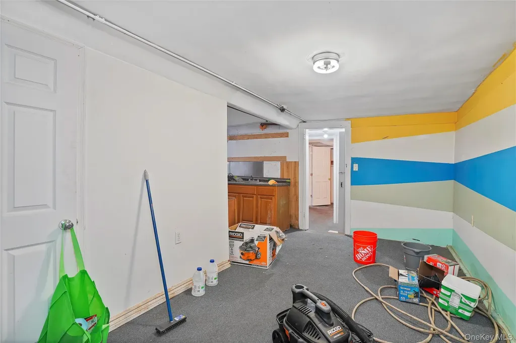 72-07 73 Street Glendale NY 11385