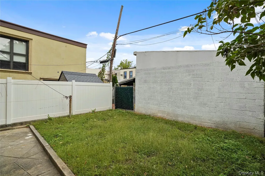 72-07 73 Street Glendale NY 11385