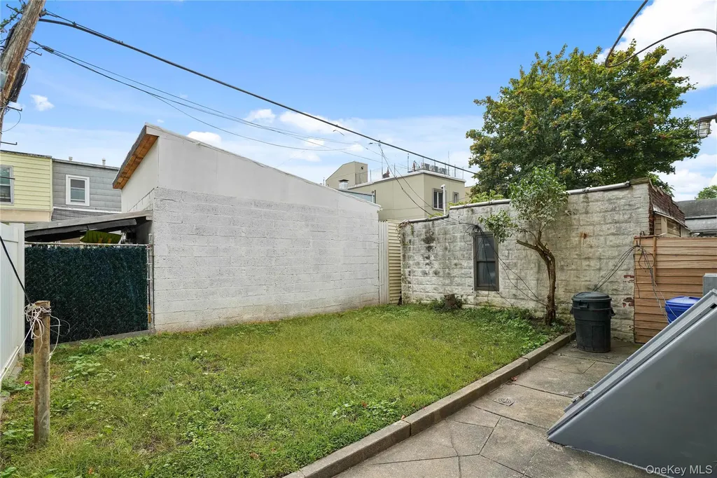 72-07 73 Street Glendale NY 11385