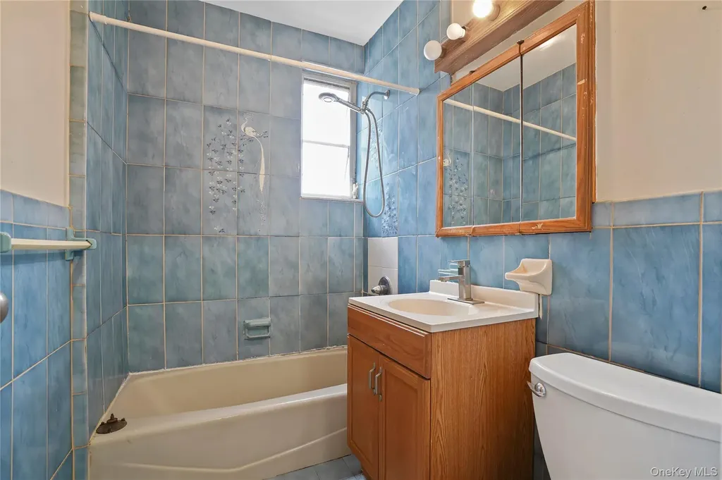 72-07 73 Street Glendale NY 11385