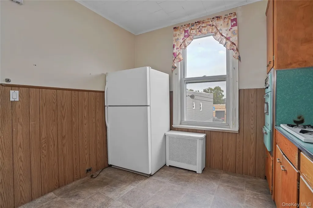 72-07 73 Street Glendale NY 11385