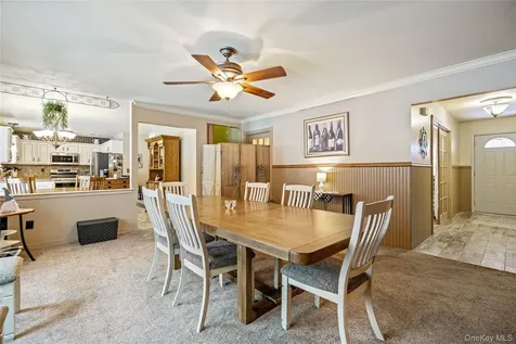 27 Evelyn Court Manorville NY 11949