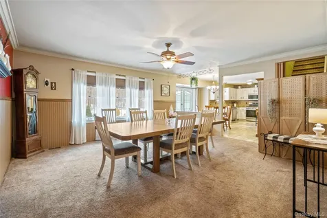 27 Evelyn Court Manorville NY 11949