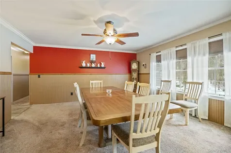 27 Evelyn Court Manorville NY 11949