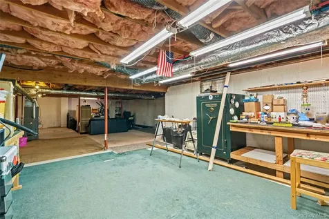 27 Evelyn Court Manorville NY 11949