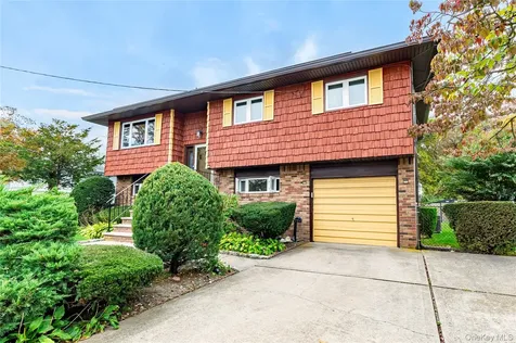 6 William Street Bay Shore NY 11706