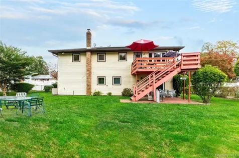 6 William Street Bay Shore NY 11706