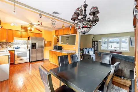 6 William Street Bay Shore NY 11706