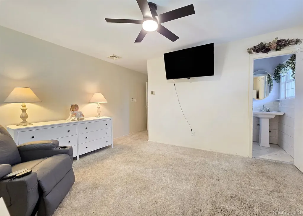 8 Gary Place Selden NY 11784