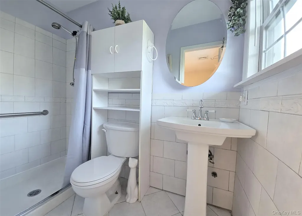 8 Gary Place Selden NY 11784