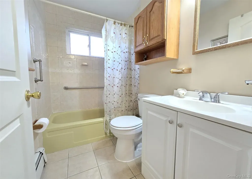 8 Gary Place Selden NY 11784