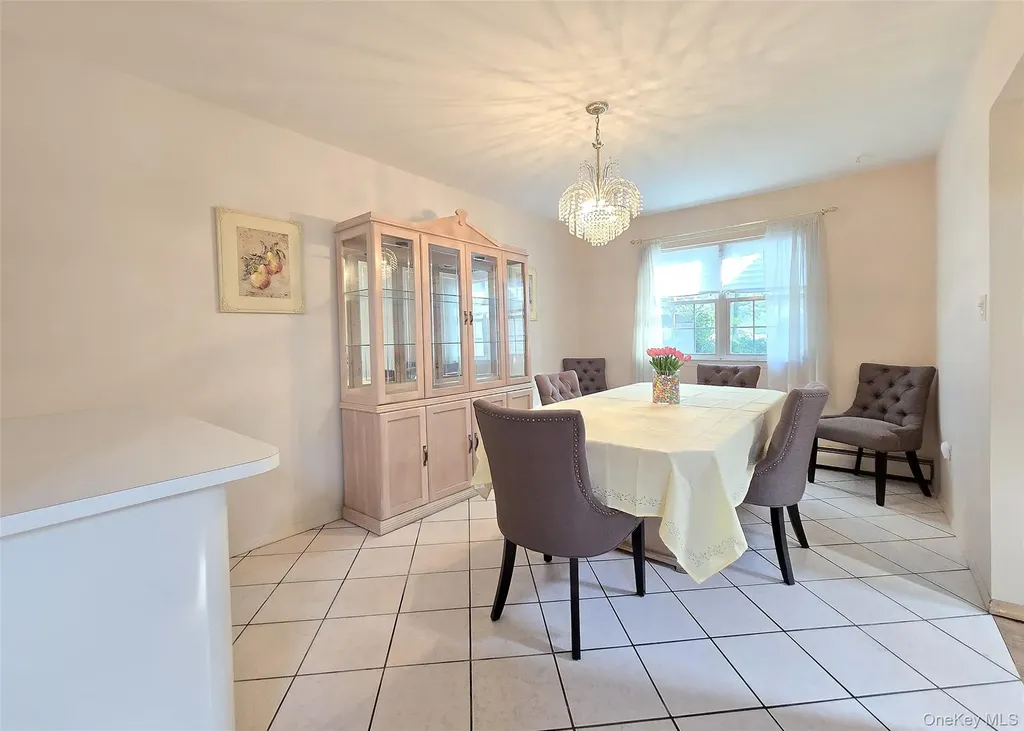 8 Gary Place Selden NY 11784