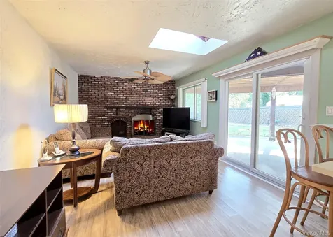 8 Gary Place Selden NY 11784