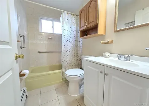 8 Gary Place Selden NY 11784