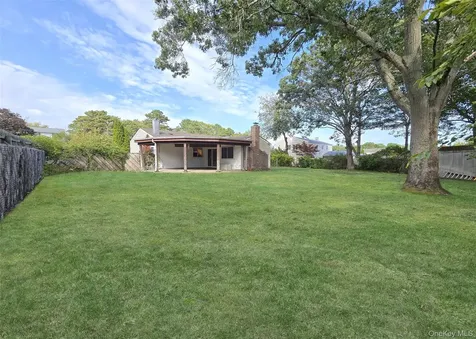 8 Gary Place Selden NY 11784