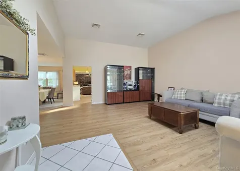 8 Gary Place Selden NY 11784