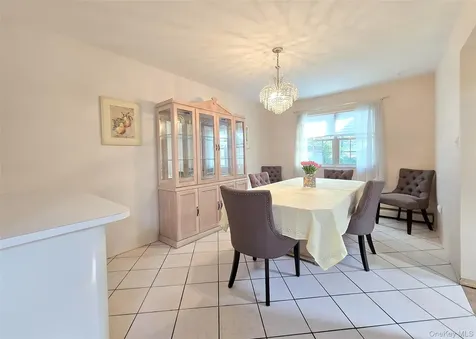 8 Gary Place Selden NY 11784