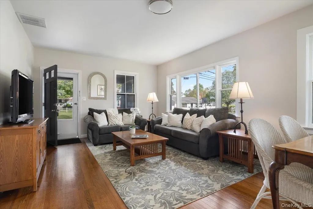 246 Locust Avenue Babylon NY 11702